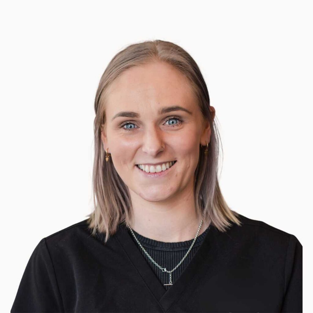 Portrait of Melissa Hall, treatment coordinator and dental assistant Embrace Orthodontics